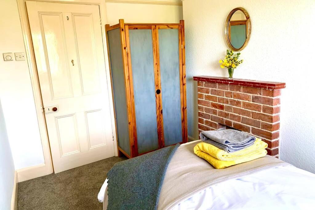 Hectors House Comfortable 4 Bed House In Mature Gardens Yelverton Zewnętrze zdjęcie