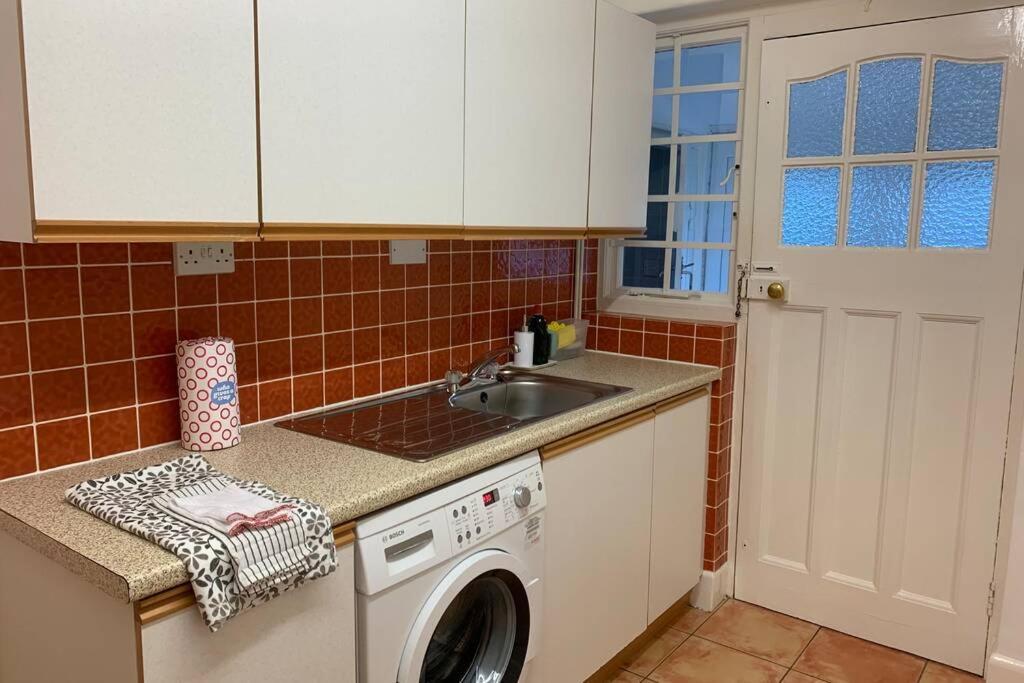 Hectors House Comfortable 4 Bed House In Mature Gardens Yelverton Zewnętrze zdjęcie