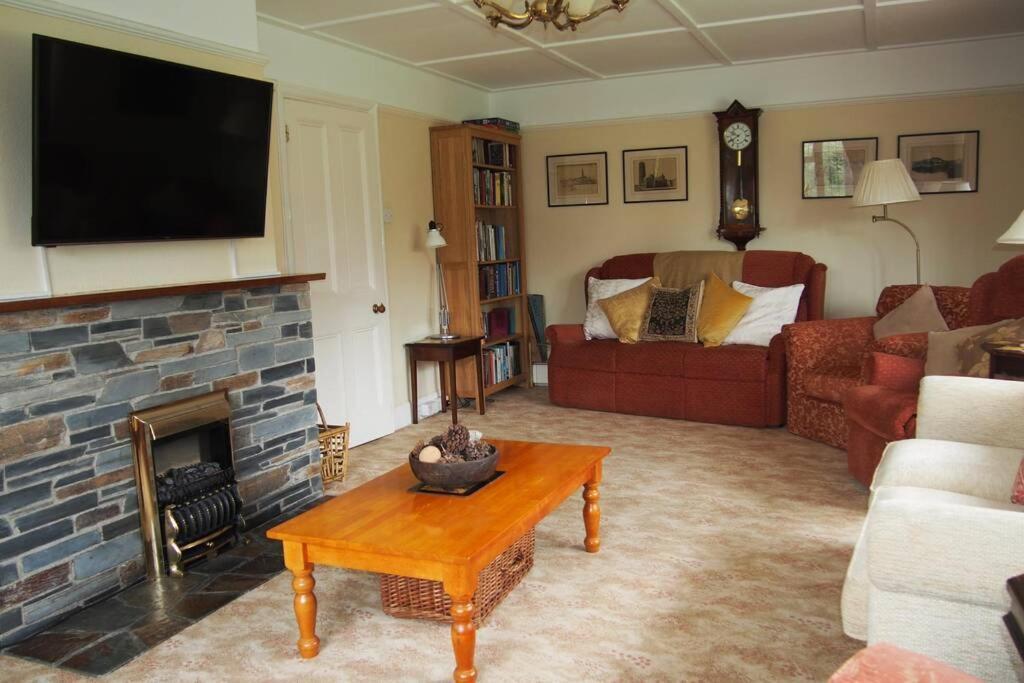 Hectors House Comfortable 4 Bed House In Mature Gardens Yelverton Zewnętrze zdjęcie